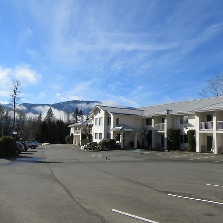 Lake Cowichan Lodge Buitenkant foto