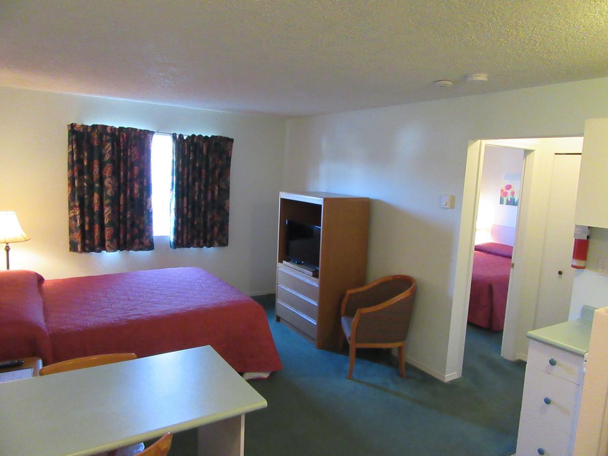 Lake Cowichan Lodge Buitenkant foto